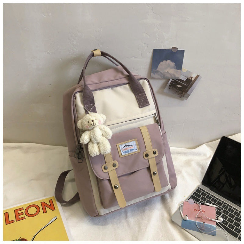 Moderiktig ryggsäck i kontrastfärg